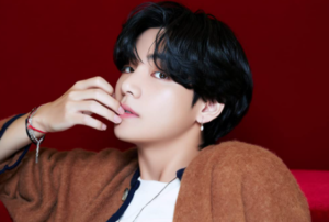 花郎(ファラン)のBTSテテ(V・キムテヒョン)さん(ハンソン役)のドラマ出演作・お父さん・ソロ曲・愛犬家ぶり・ファッション・髪型・友達のパクソジュンさん達との交友関係などを詳しく紹介！