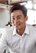 イソジンさんの現在の活動やドラマ・映画出演作(全作!)・仲良しの交友関係・三食ごはんなどのバラエティでのエピソードを徹底紹介!